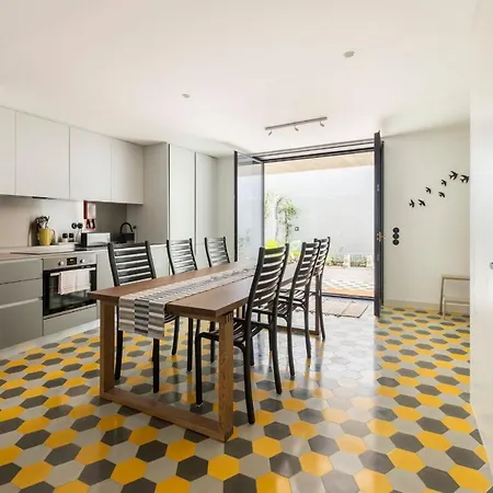 Apartment Majestic W/ Patio By Lovelystay *