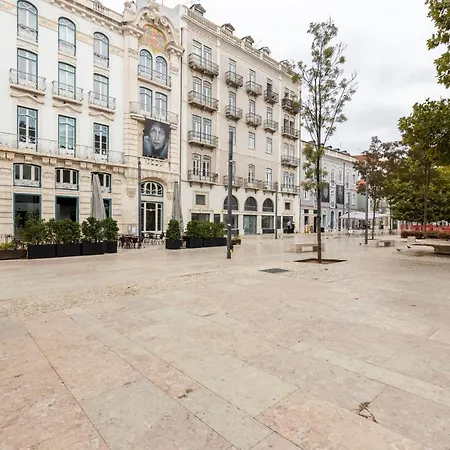 Apartment Majestic W/ Patio By Lovelystay *