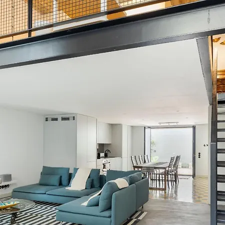 Apartment Majestic W/ Patio By Lovelystay