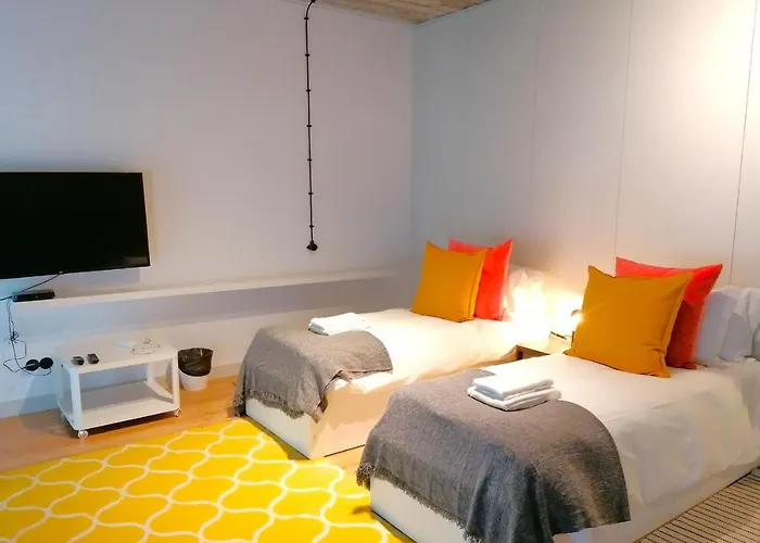 Majestic W/ Patio By Lovelystay Διαμέρισμα *