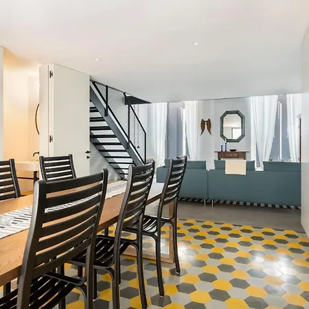Appartamento Majestic W/ Patio By Lovelystay Lisbona