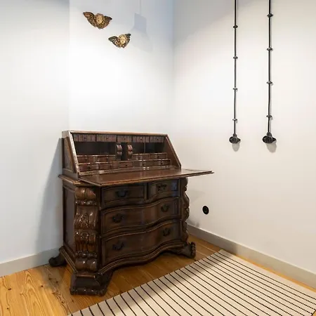 Majestic W/ Patio By Lovelystay Lisboa